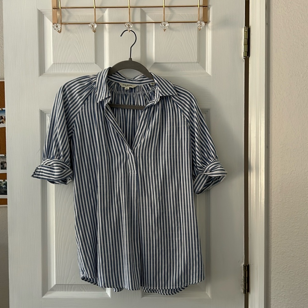 Trendy striped top!